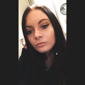 Meet your Posher, Kellie